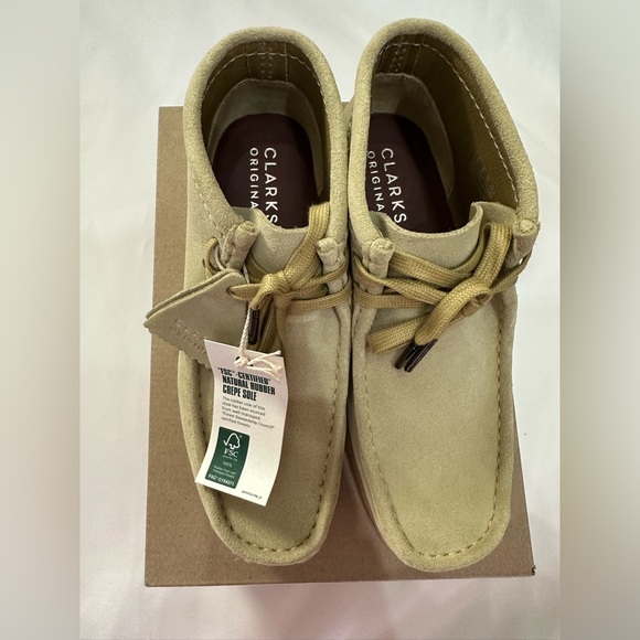 Clarks Women's Wallabee Boots Genuine Suede Tan BNWT Sz 8 - Picture 8 of 9